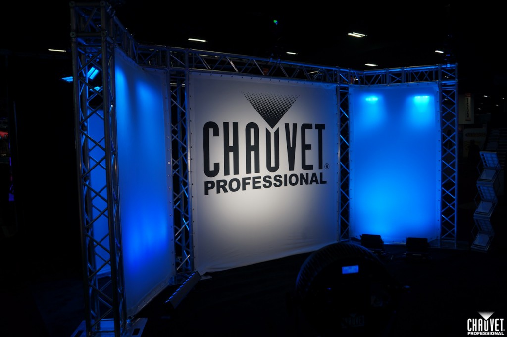 Testing the Ovation F-165WW LED fresnel -- the USITT audience LOVED this fixture!