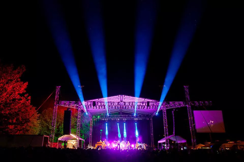 Chauvet Avett Bros. 1