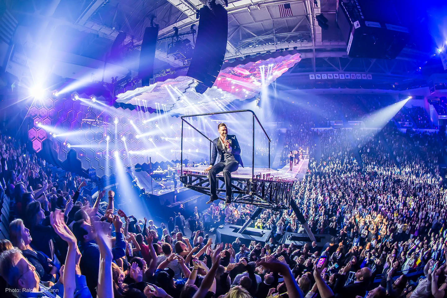 Nick Whitehouse: Contrasting Light - CHAUVET Professional