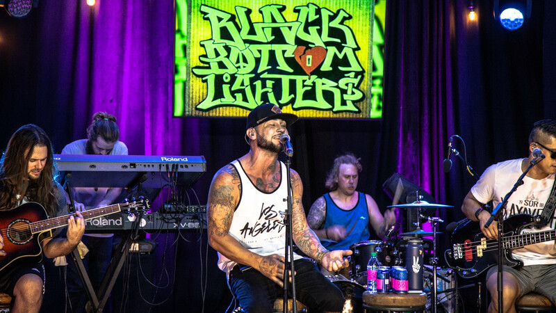 Live_From_Backstage - Maverick 4 Live_From_Backstage - Maverick 4