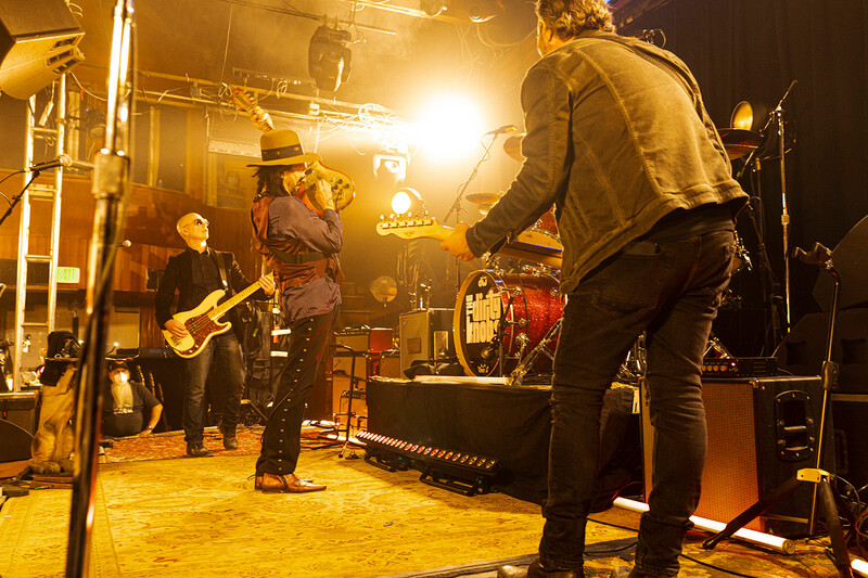 sm_TheDirtyKnobs_2_PhotoCredit_Wrenne Evans