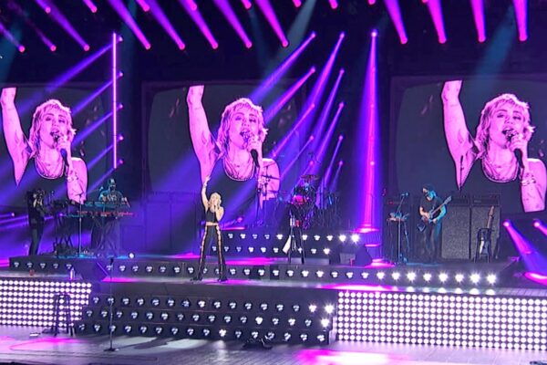 4Wall Entertainment Includes CHAUVET Professional In Otis Howard’s Rig For Miley Cyrus NCAA Tournament Show On CBS