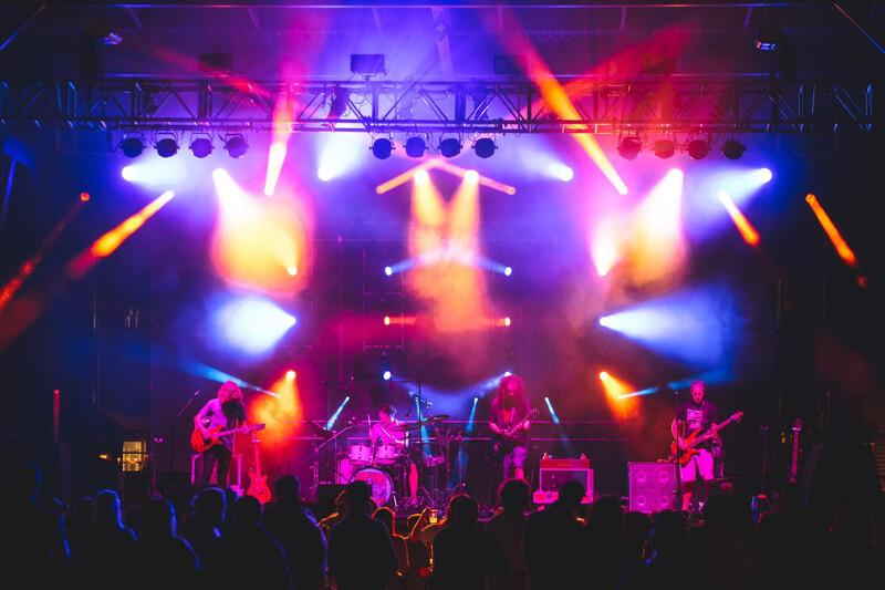 PigeonsPlayingPingPong - 2