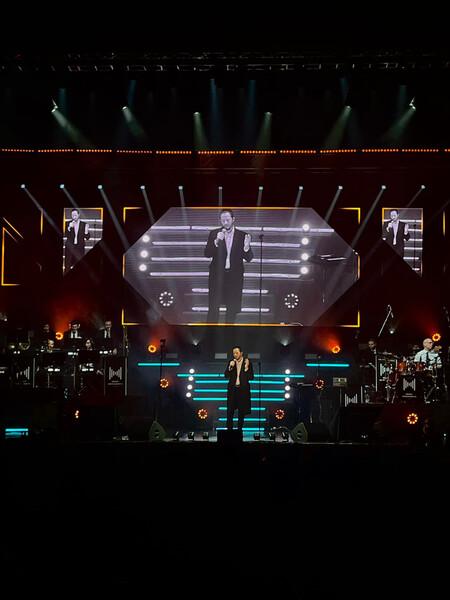 Moshe Baskin and CHAUVET Professional Flow with the Music at Winterlude