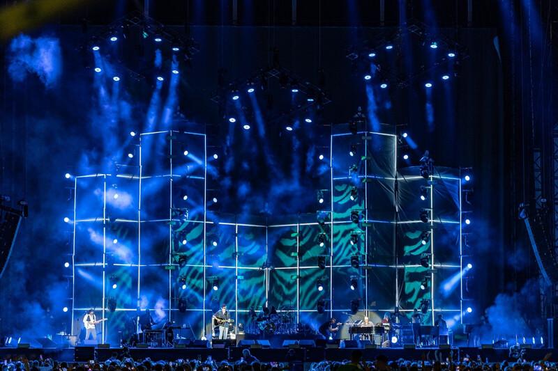 Massimo Tomasino Reflects Power of Antonelli Venditti Francesco de Gregori Show With CHAUVET Professional