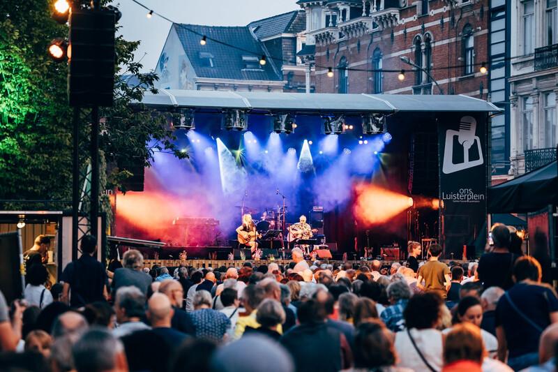  CHAUVET Professional Shines Throughout Gentse Feesten