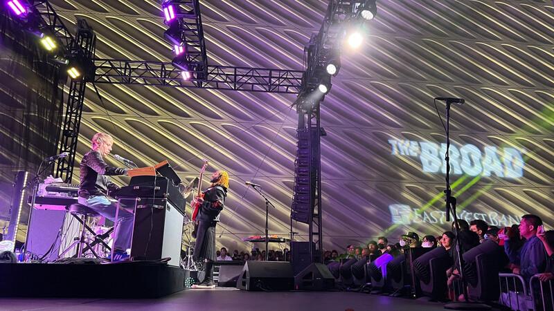  Justin Preston Balances Looks for Thundercat&rsquo;s Broad Museum Show with CHAUVET Professional