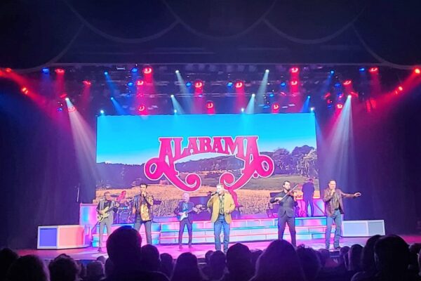 Susan Rose Brings Color To Alabama Theatre’s ICONIC with CHAUVET Professional