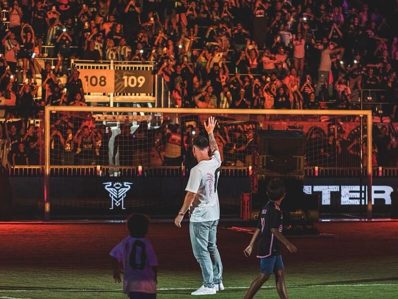 Lionel Messi Celebration _3